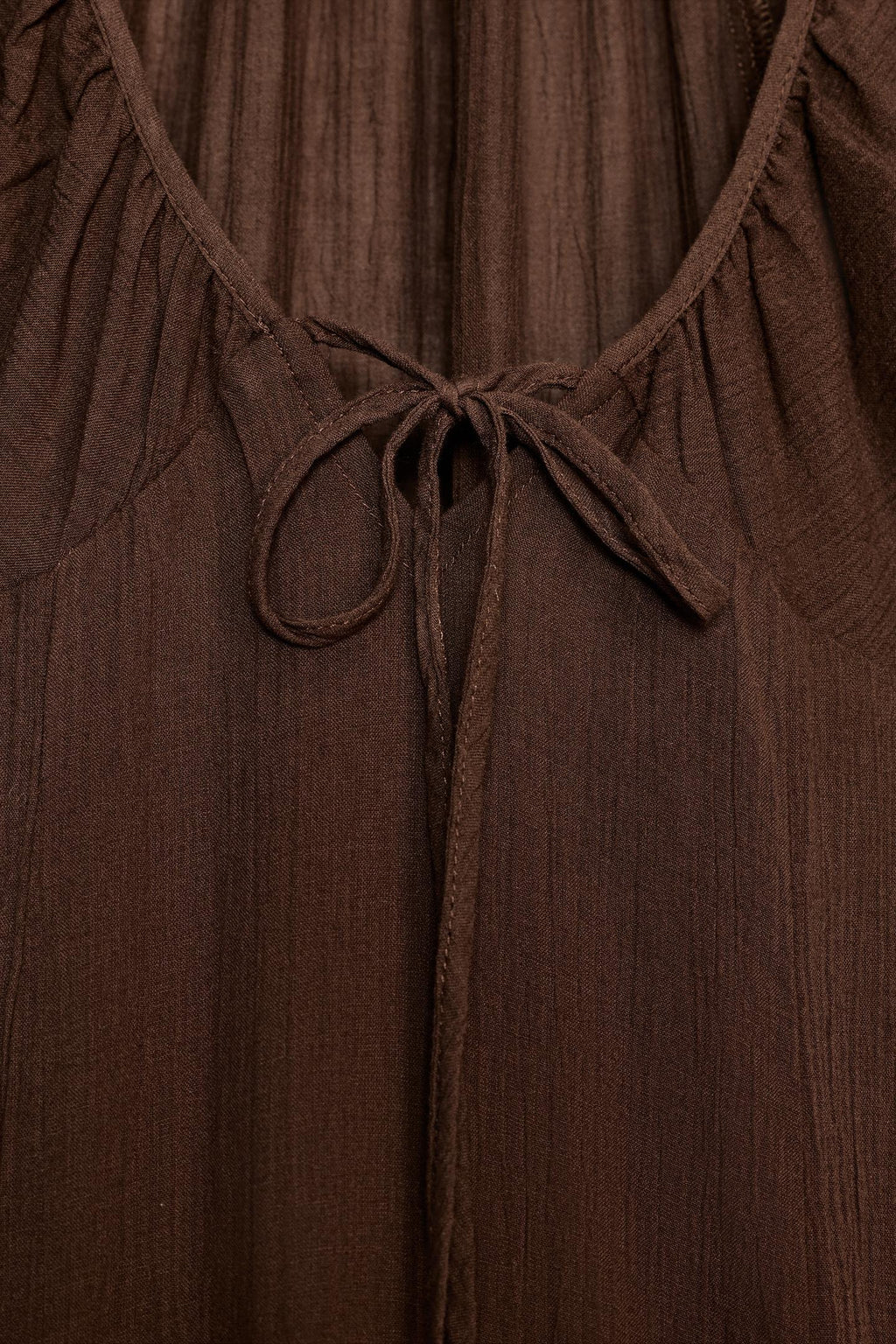 Robe mi-longue en gaze avec godets
