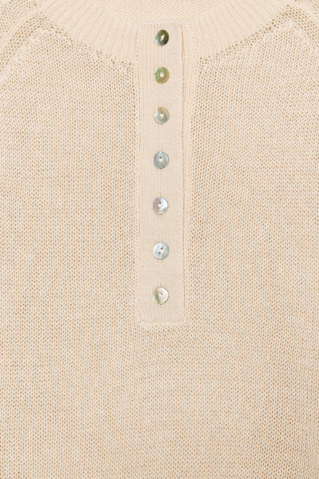 PULL EN MAILLE À BOUTONS