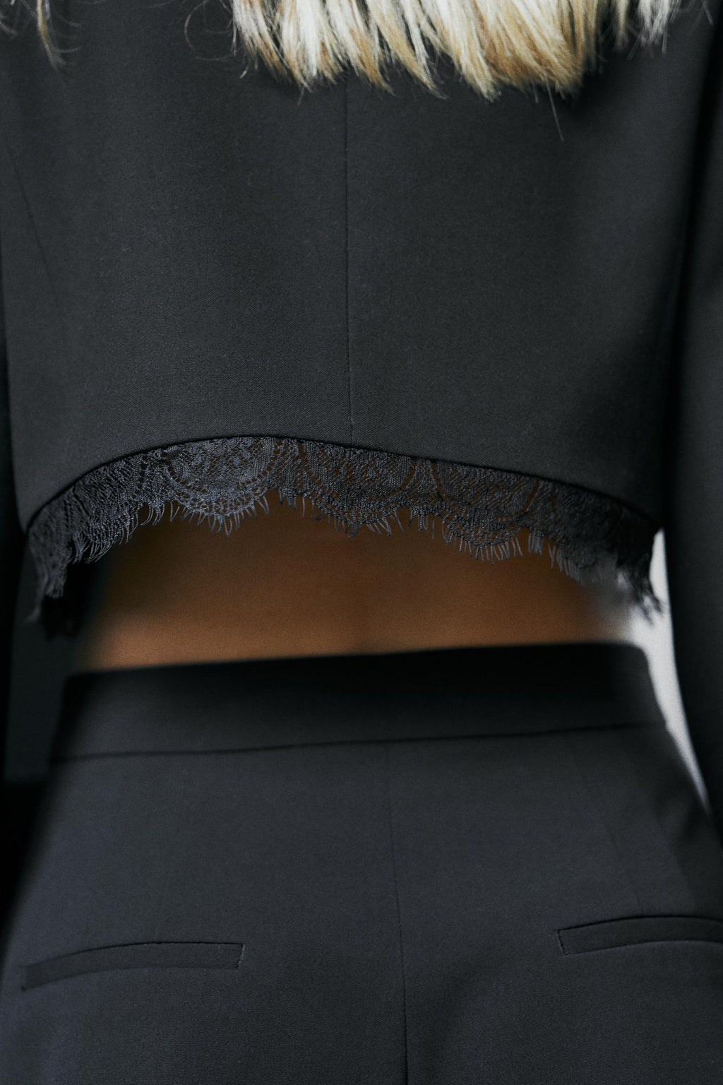 VESTE COURTE DENTELLE