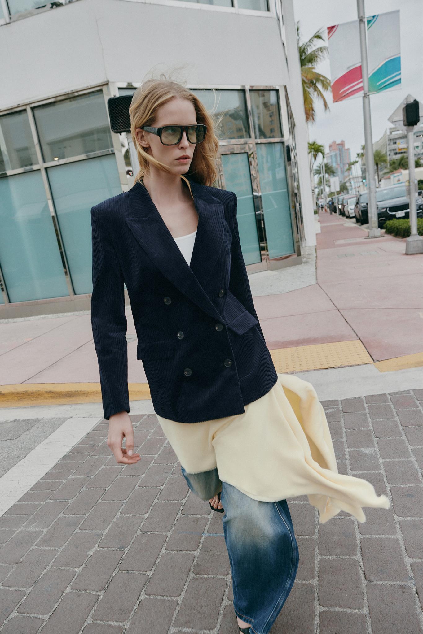 BLAZER EN VELOURS CÔTELÉ ET ÉPAULETTES EZ SIGNATURE