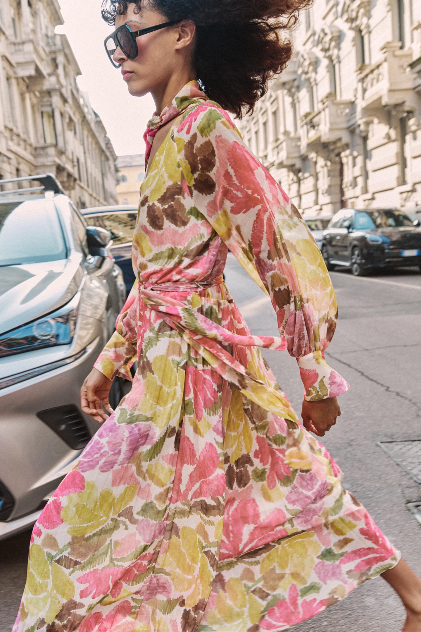 Robe imprimée fleurie avec ceinture à nœud