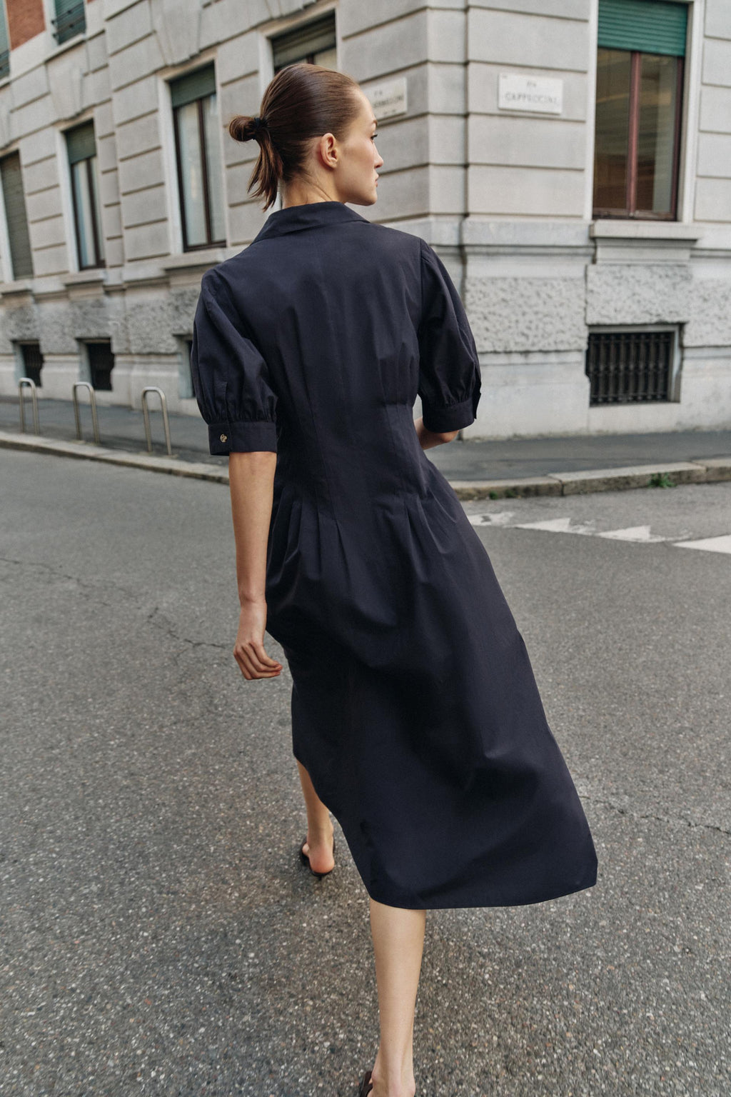 ROBE MI-LONGUE EN POPELINE À MANCHES BOUFFANTES