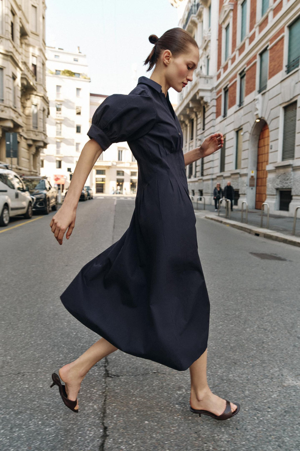 ROBE MI-LONGUE EN POPELINE À MANCHES BOUFFANTES