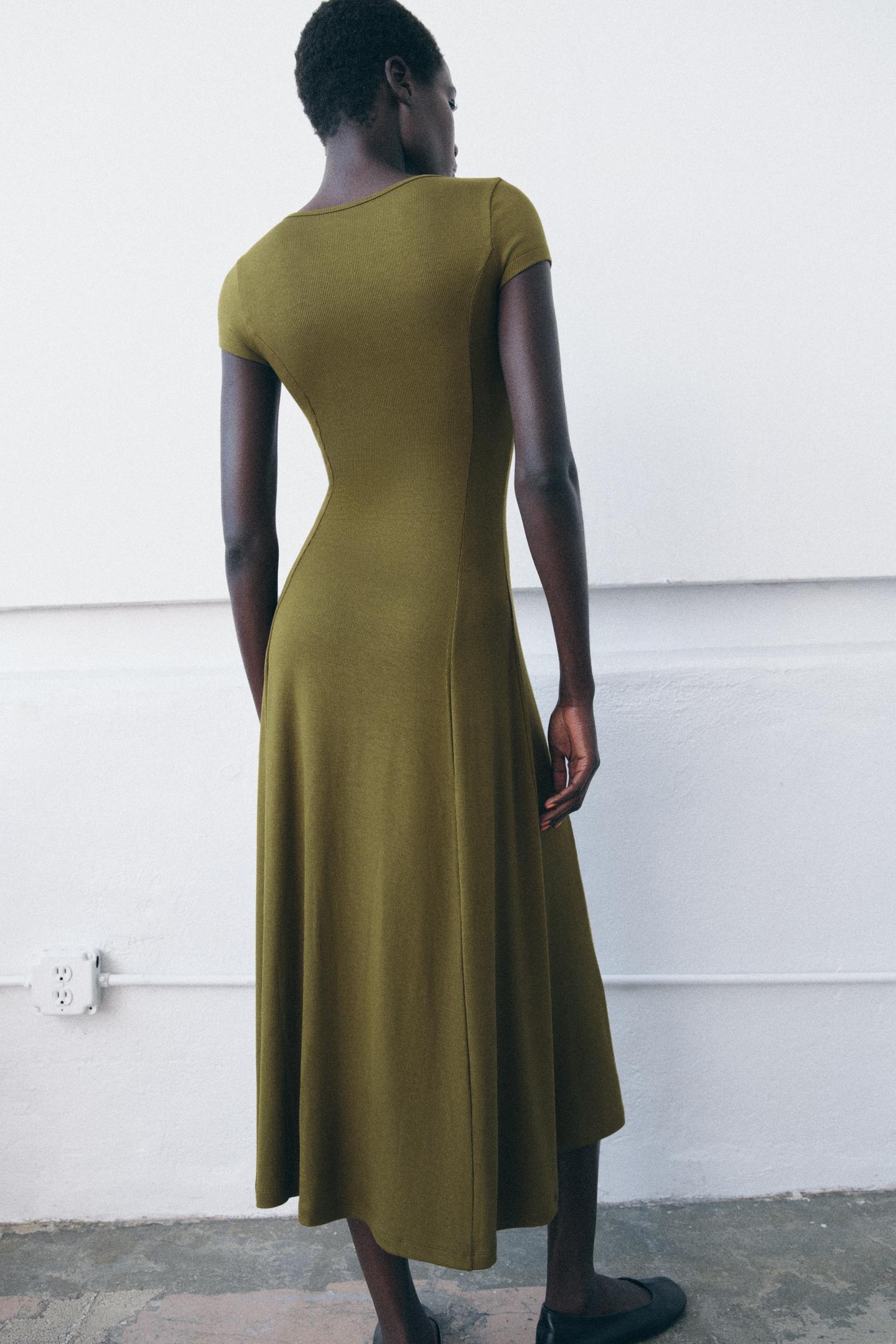 ROBE LONGUE CÔTELÉE