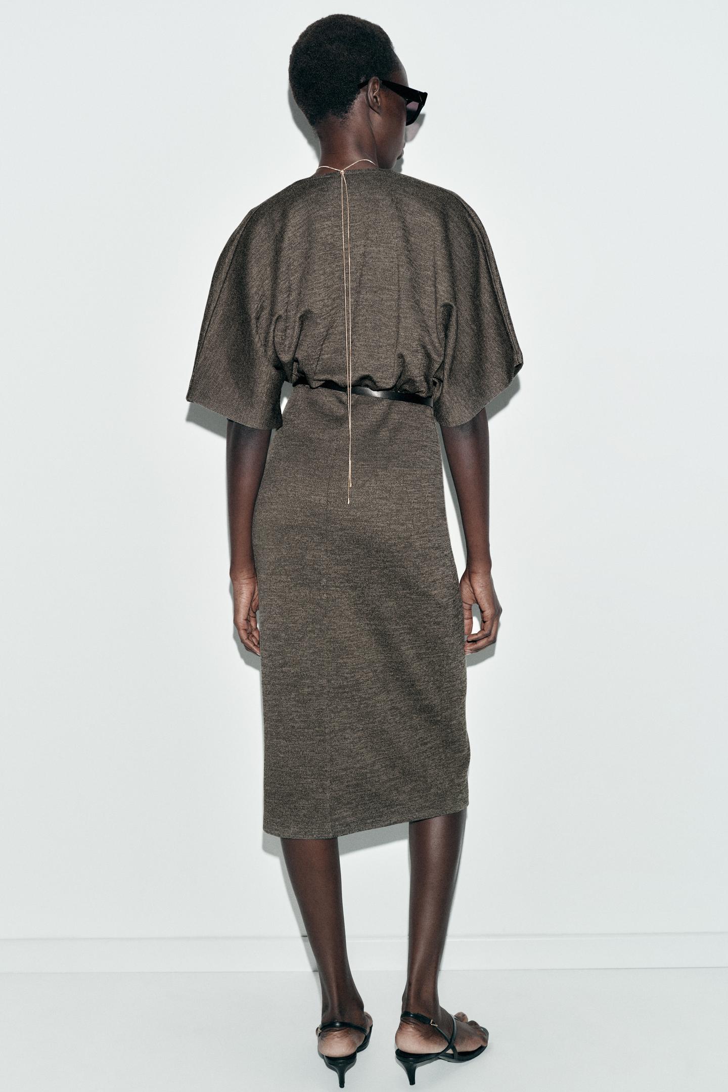 ROBE MI-LONGUE EN PIQUÉ AVEC CEINTURE