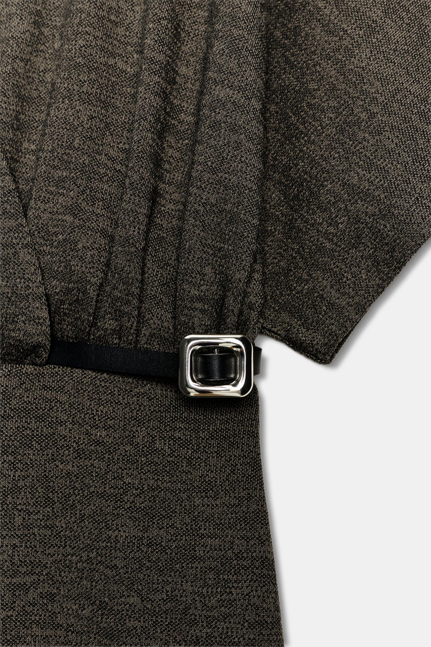 ROBE MI-LONGUE EN PIQUÉ AVEC CEINTURE