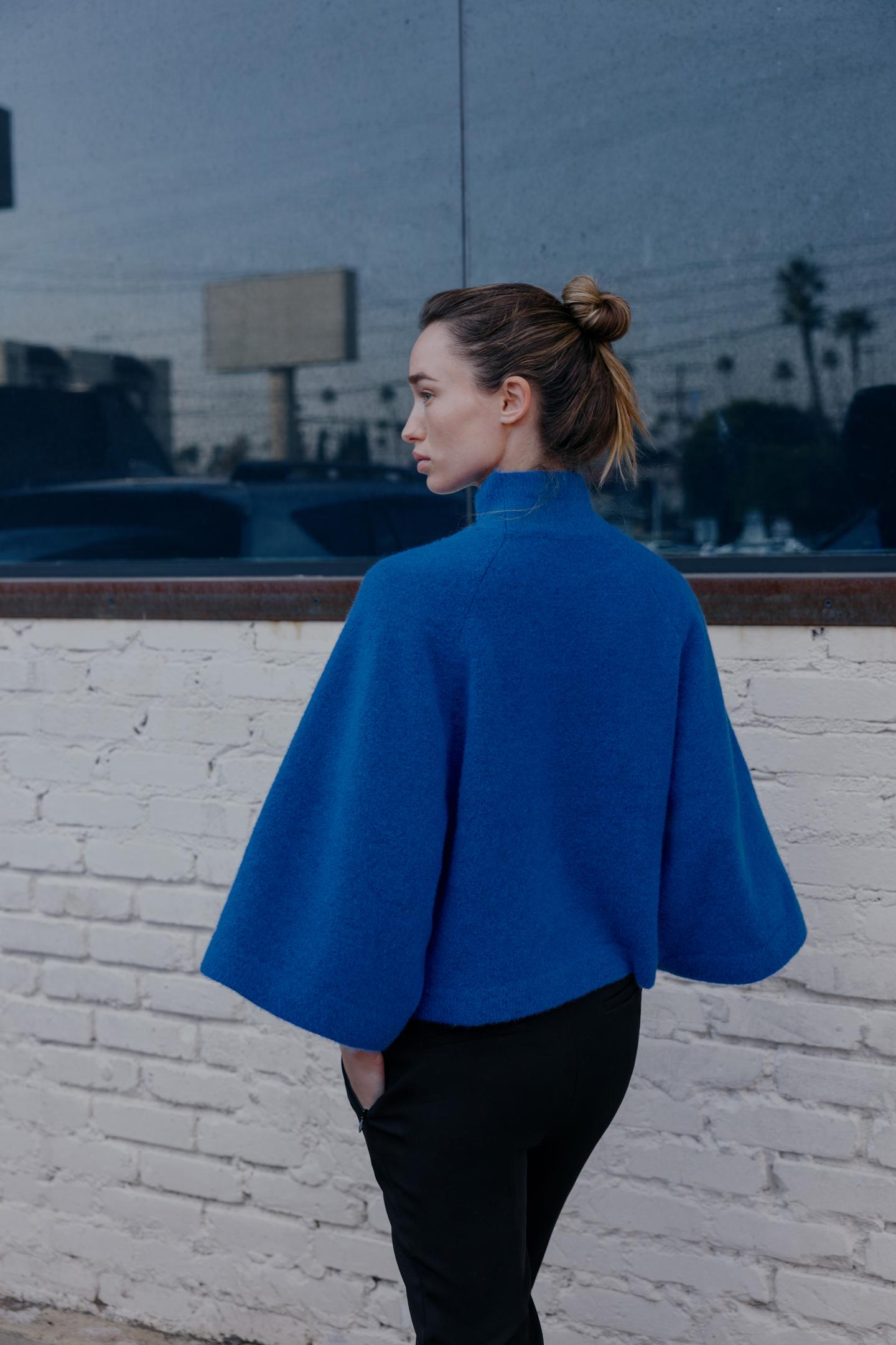PULL EN MAILLE À MANCHES LARGES