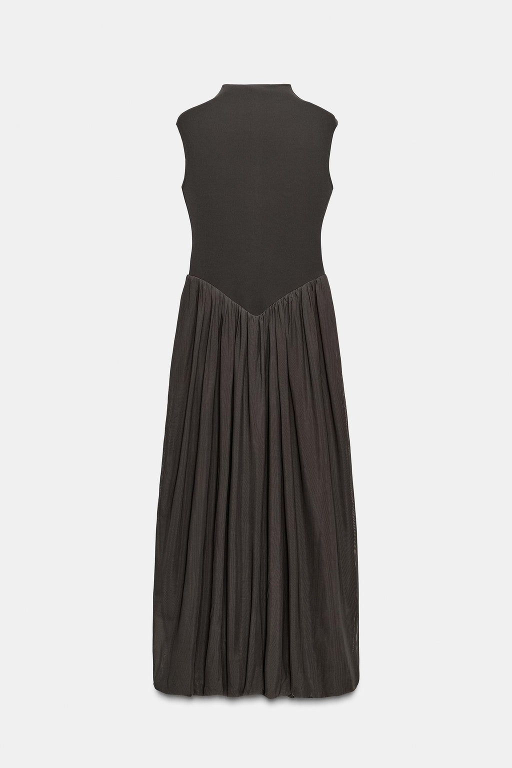 Robe longue combinée en tulle