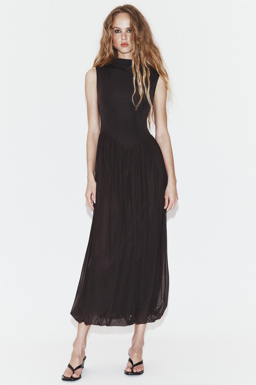 Robe longue combinée en tulle