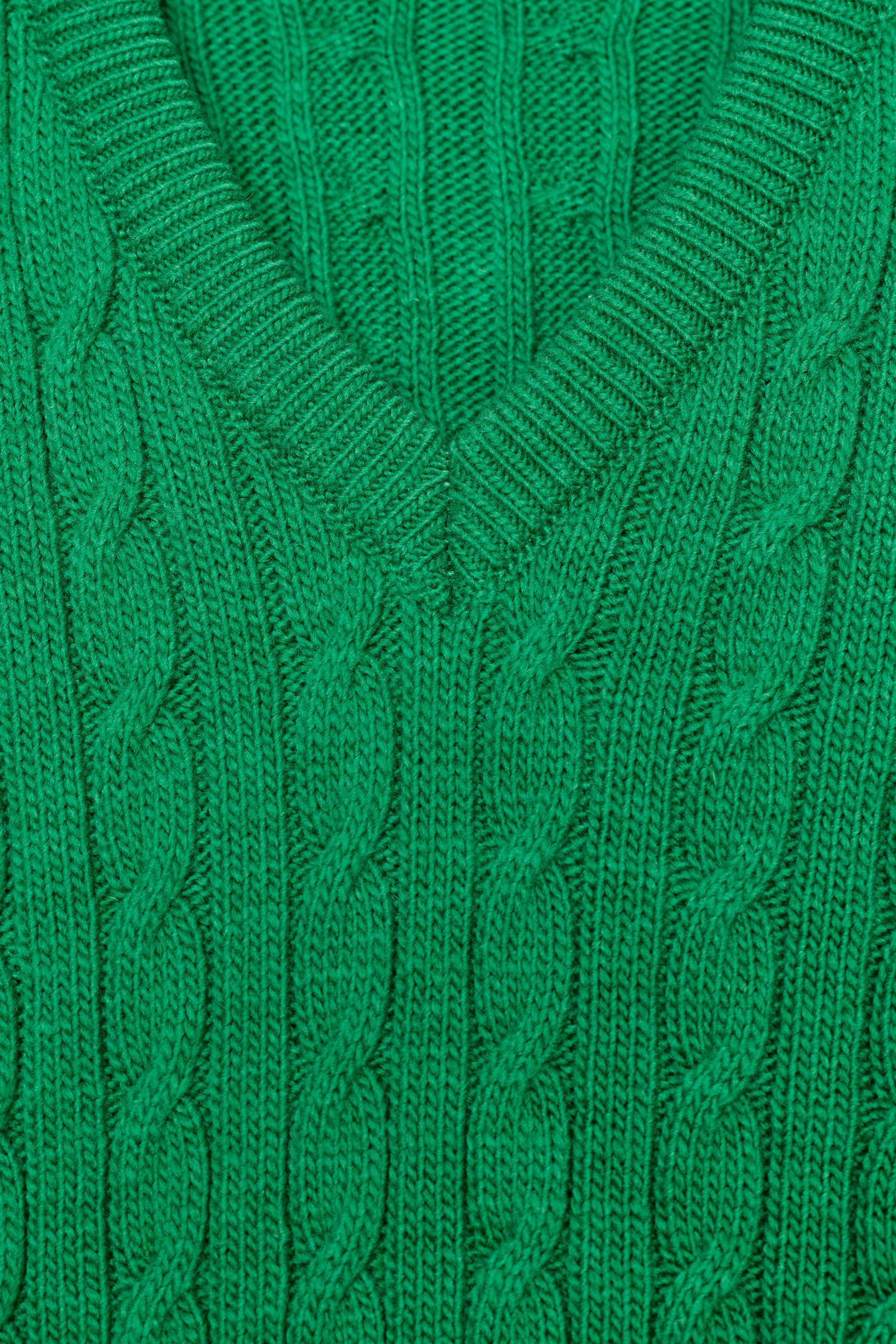 PULL EN V EN MAILLE À TORSADES