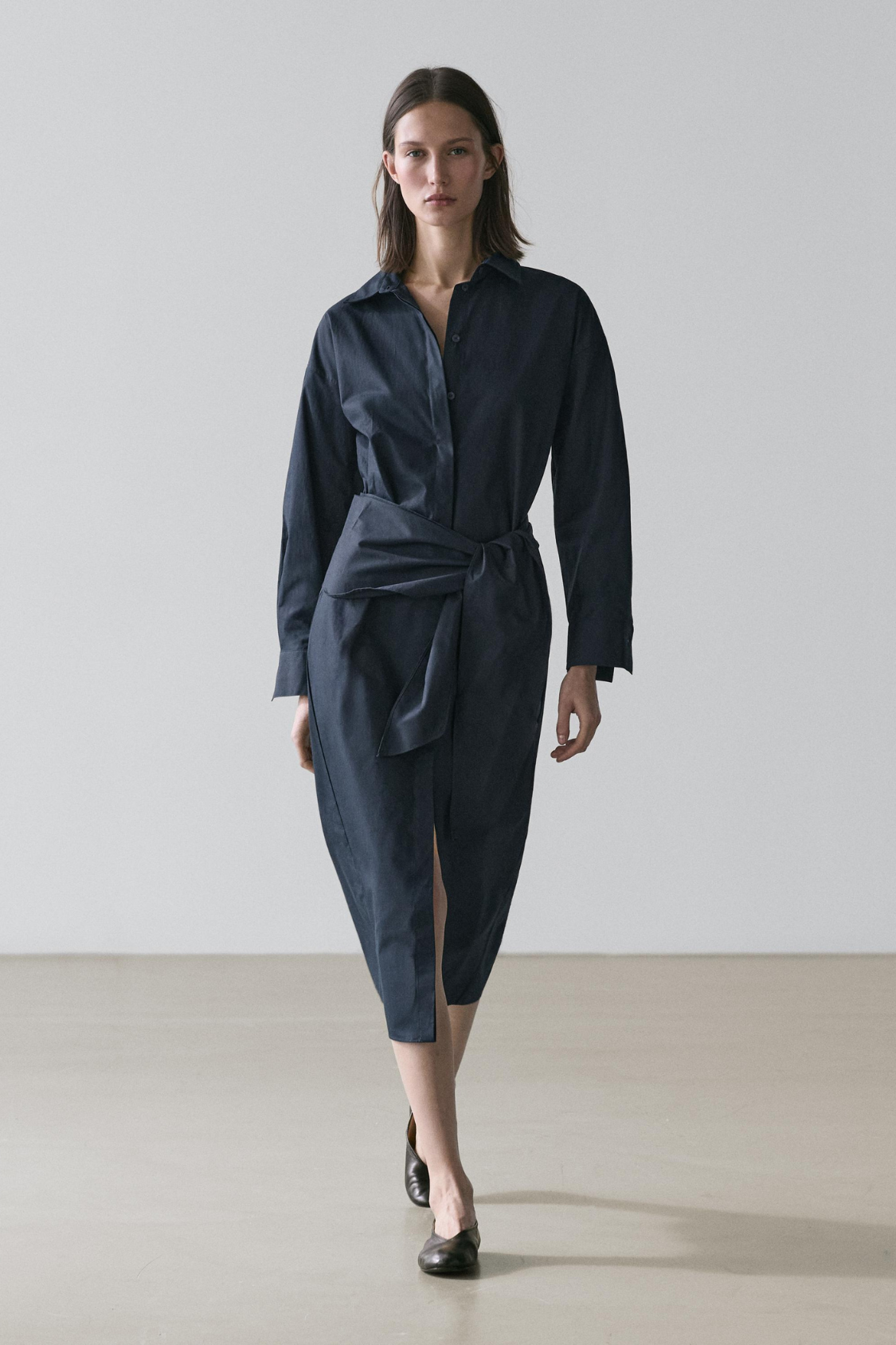 ROBE CHEMISE MIDI AVEC FOULARD