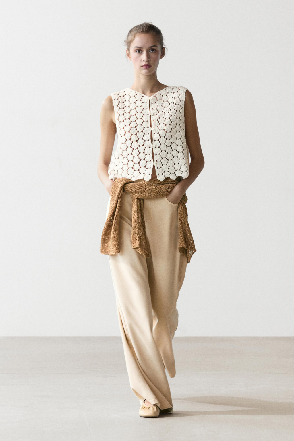VESTE SANS MANCHES EN CROCHET À FLEURS EN COTON
