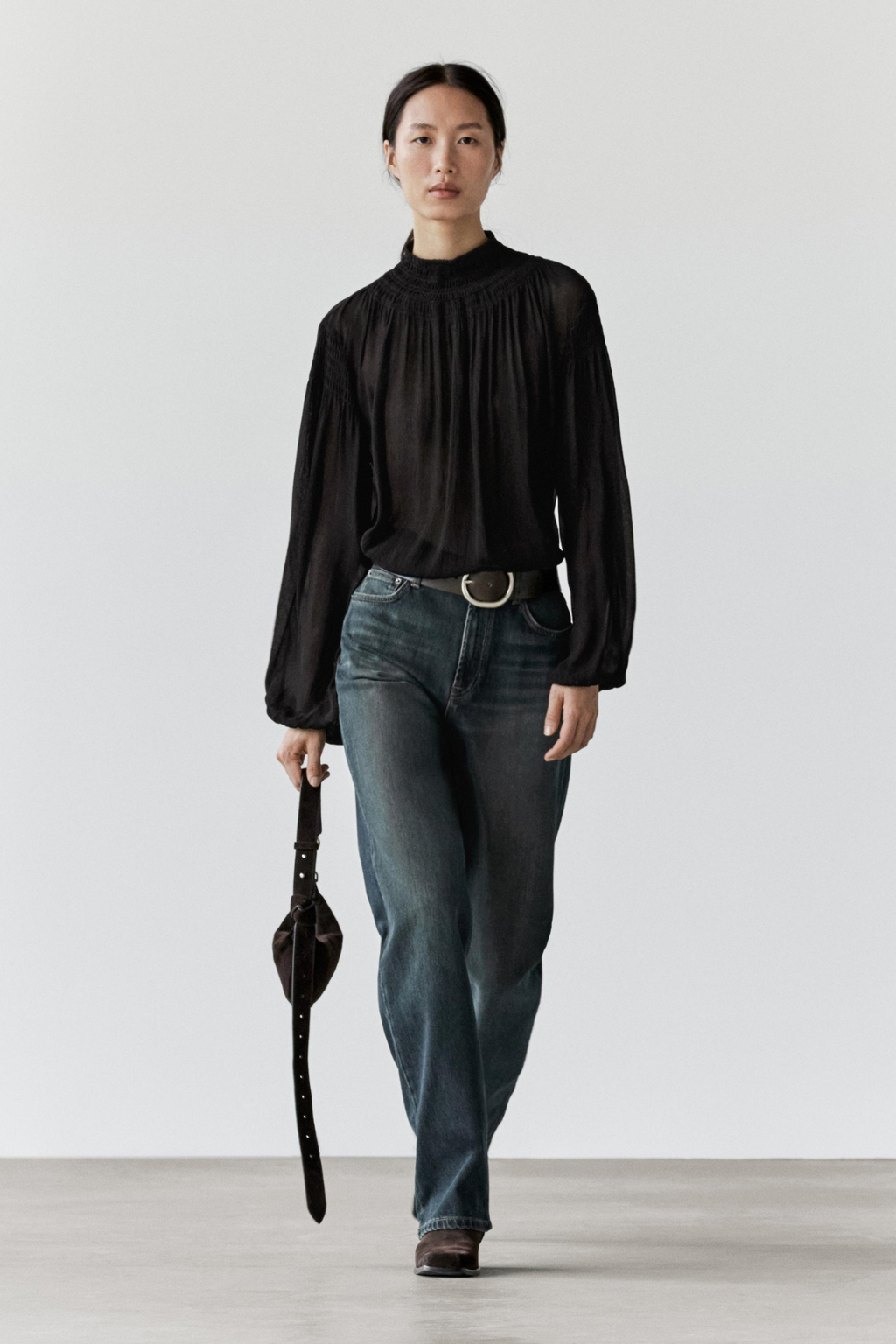 BLOUSE FLUIDE À COL CONTRASTANT