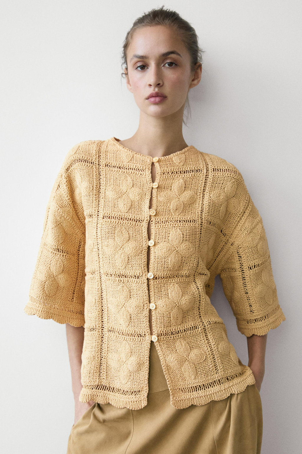VESTE EN MAILLE AJOURÉE ET CROCHET