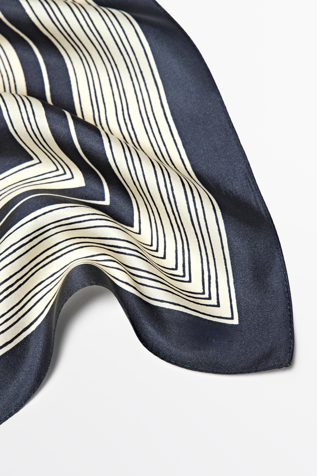 FOULARD À RAYURES 100 % SOIE