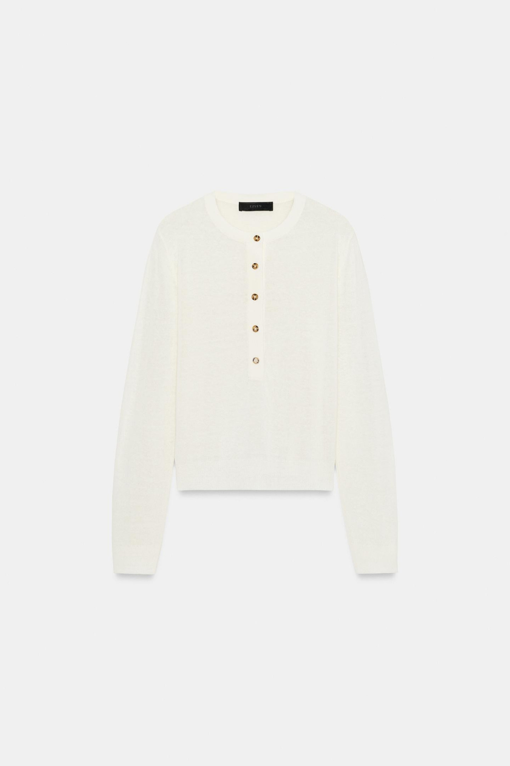 PULL EN MAILLE AVEC BOUTONS